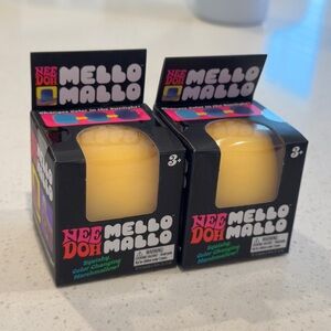 VIRAL NeeDoh Mello Mallo Color-Changing Squishy
Marshmallows | Yellow | NWT